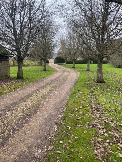 the tight turn and overhanging trees created access issues for our Cirencester move